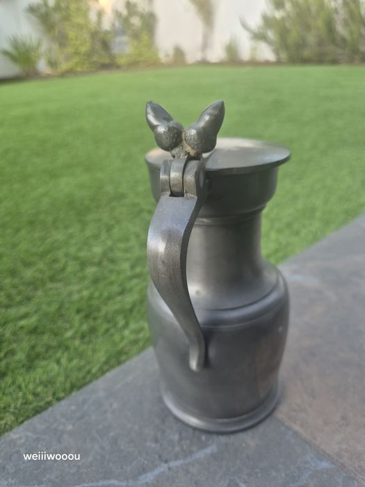 Jarro em estanho  Altura 17cm