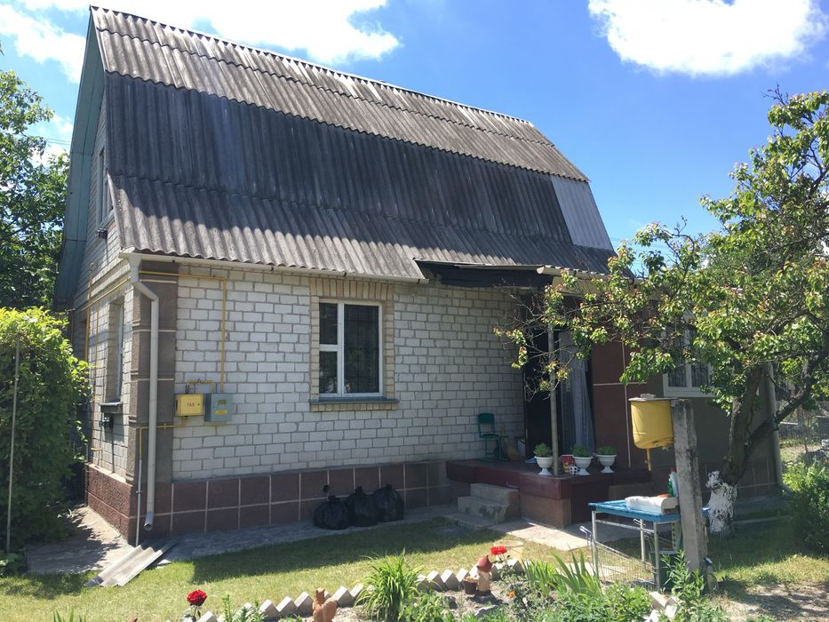 Продаж будинку з ділянкою і газовим опаленням