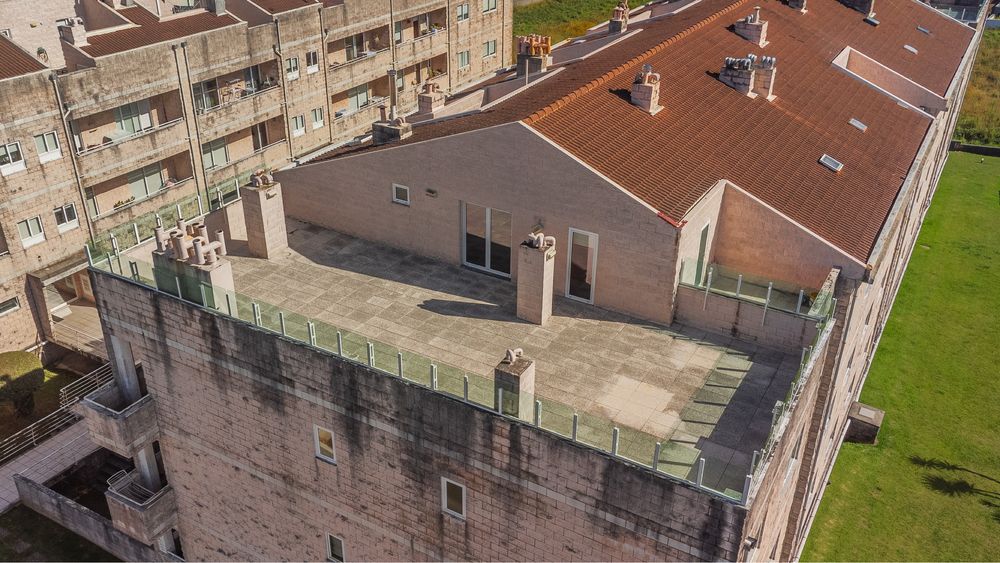 T4+1 Duplex com Vista Mar, Terraços de 140 m² e Garagem Box para 2 Carros | Arcozelo