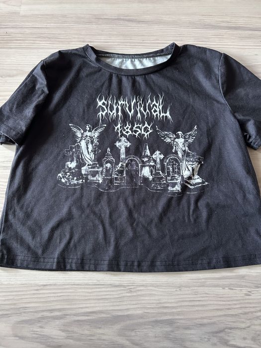 Готическая футболка