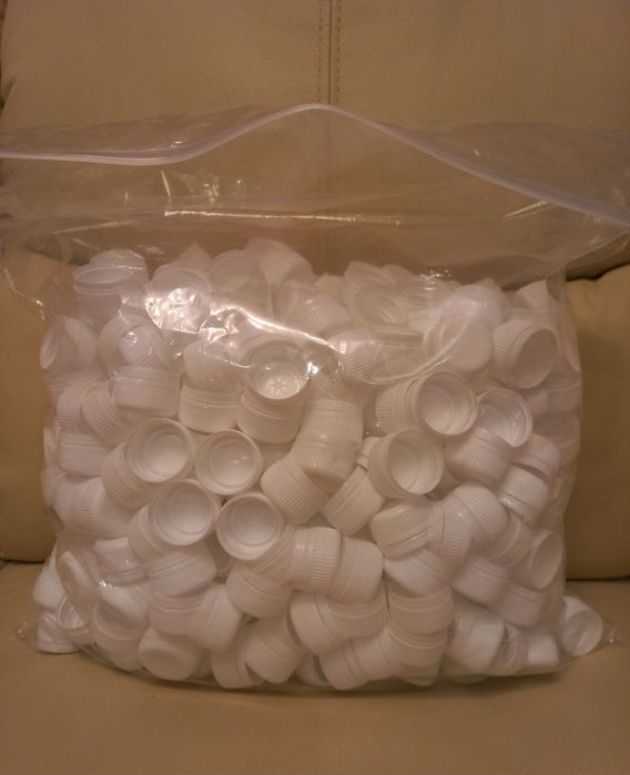 Пластиковые крышки, белые