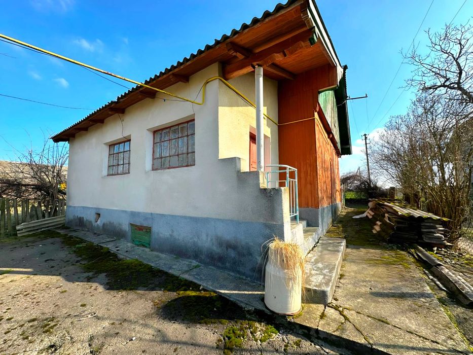 Продається будинок, неподалік м.Стрий у с.Комарів