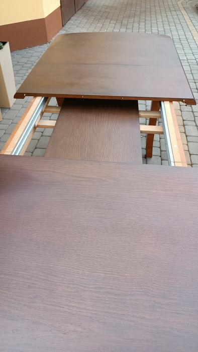 Duży stół do jadalni
