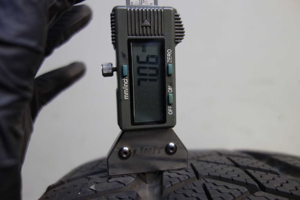 Opony zimowe 235/55/17 - PIRELLI Sotto Zero 3