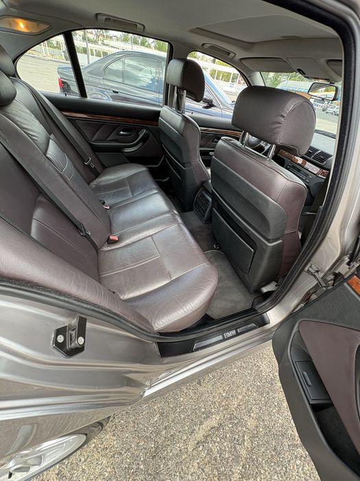BMW E39 528I Sedan