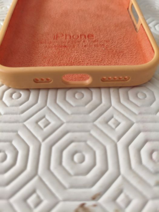Capa original iPhone 16 usada