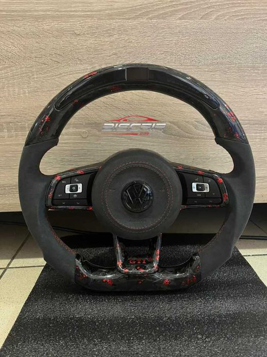 Volante VW Carbono com LED Display | Golf GTI / R (MK5 MK6 MK7 MK8)