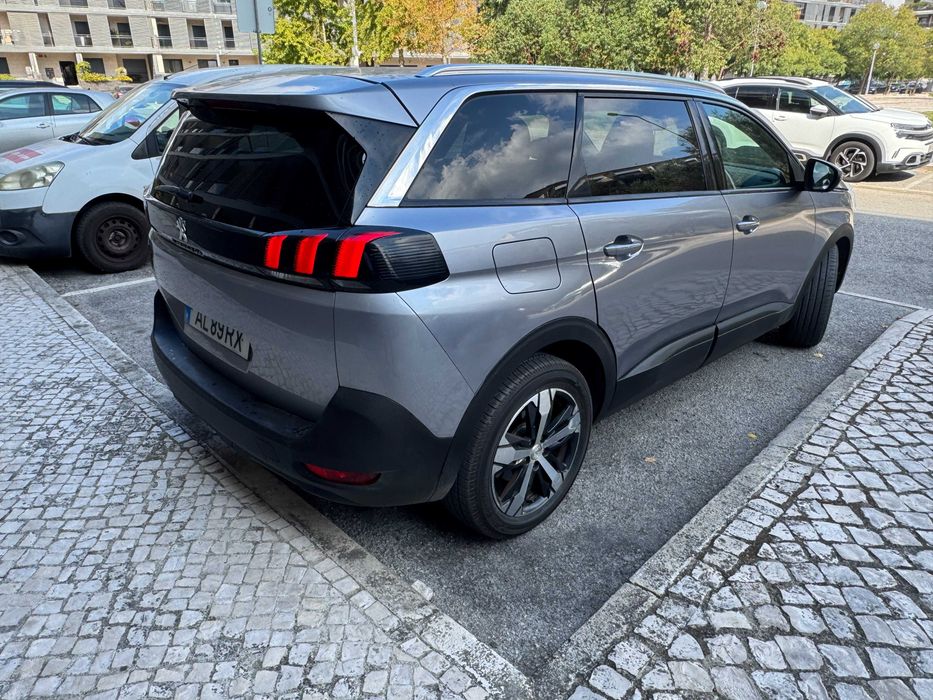 Peugeot 5008 1.6 HDi 120Cv  7 lugares foto 3