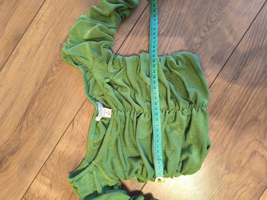 Marszczona elastyczna bluzeczka z długim rękawem Amisu rozmiar s w kol