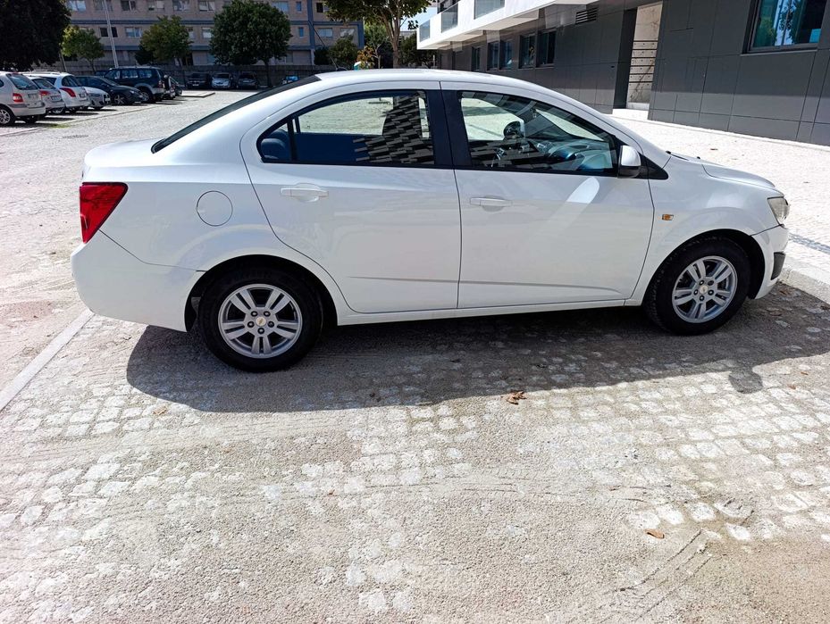 Chevrolet AVEO 1.3 Diesel 2013 com LCD screen foto 5