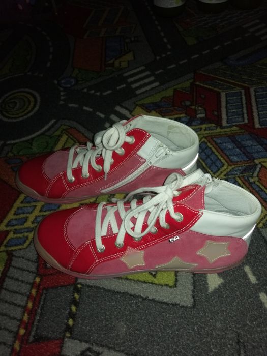 Nowe buty dla dziewczynki firmy Bartek rozmiar 37