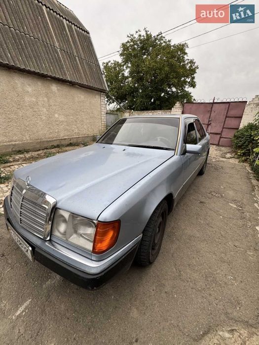 Mercedes-Benz W124