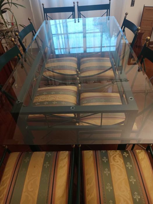 Mesas de jantar e 8 cadeiras