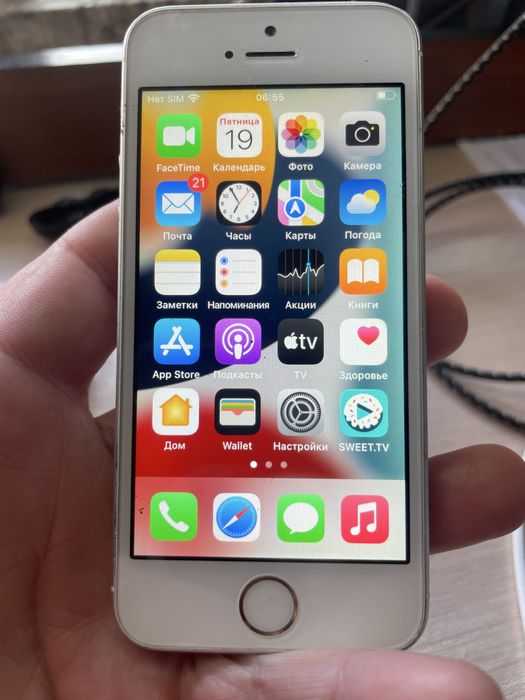 iPhone SE 64 GB  и Samsung A10s