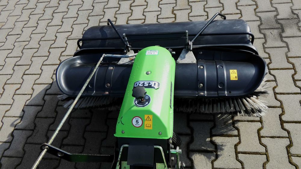 Zamiatarka do traktorka kosiarki Tielburger TK520  (260209.6) - Baras