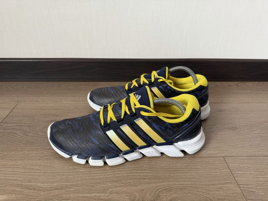 Кросівки adidas 44 розмір