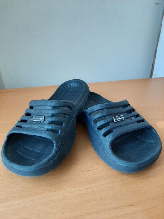 Klapki na basen Martes rozmiar 28