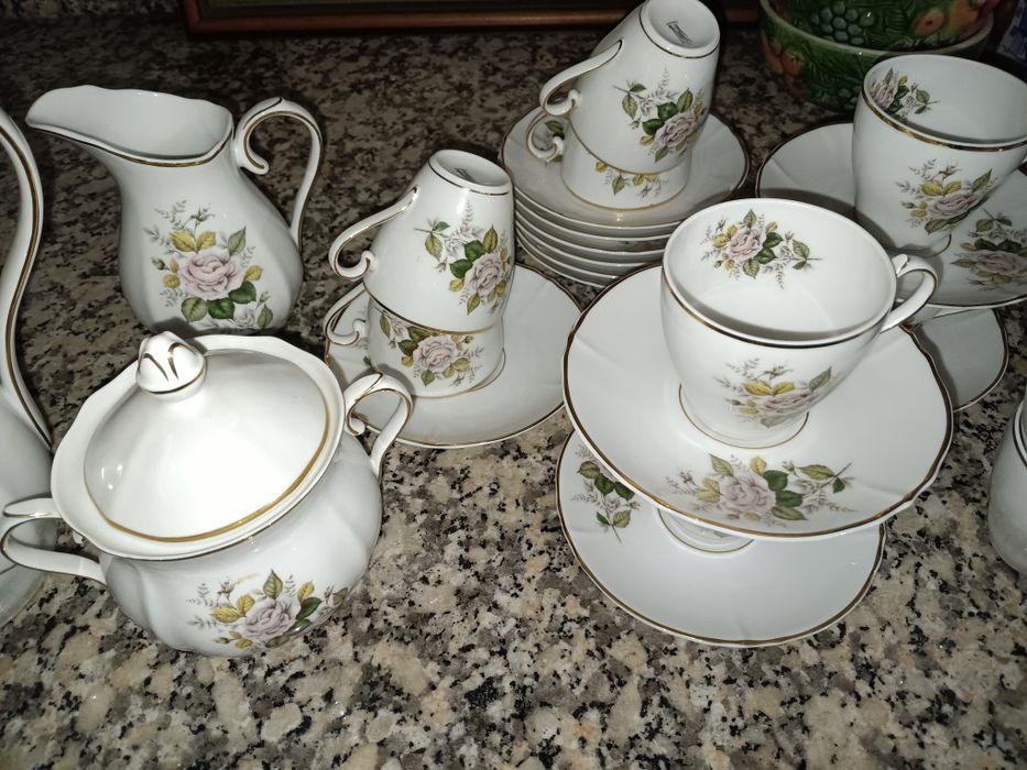 Conjunto de café em porcelana fina