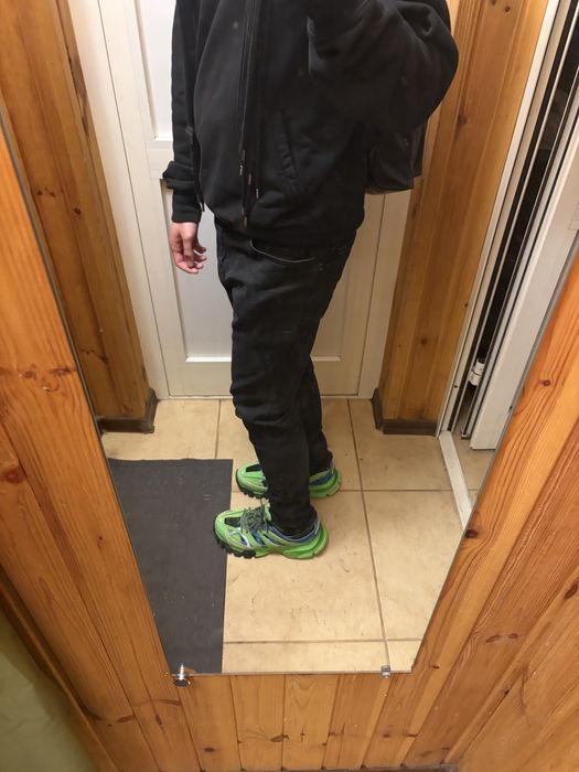Balenciaga track 1