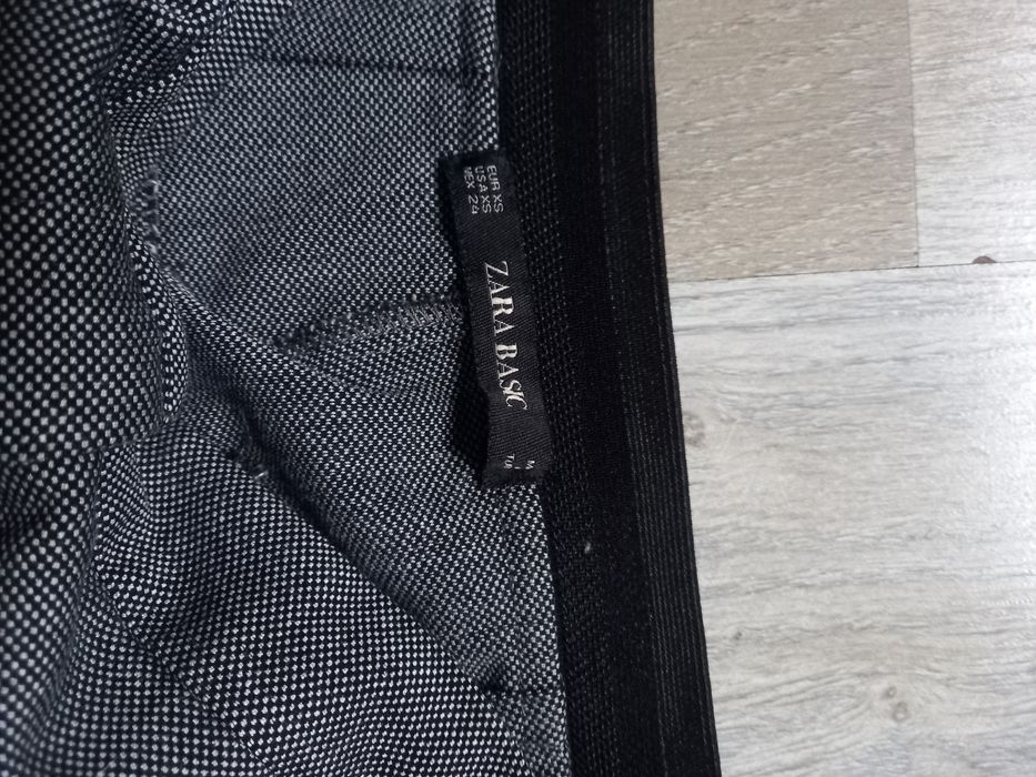 Przepiękne spodnie rurkii Zara Basic roz XS 34 lampasy szare
