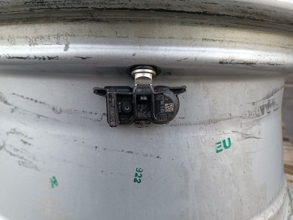 Alufelgi 16 Toyota Corolla XII 5x114,3 Suzuki Swace TPMS ET40