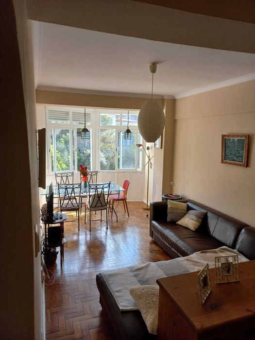 Vendo T2  perto da praia Estoril