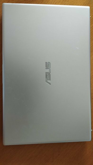 Vendo computador ASUS Vivobook 15, com ecrã rosa