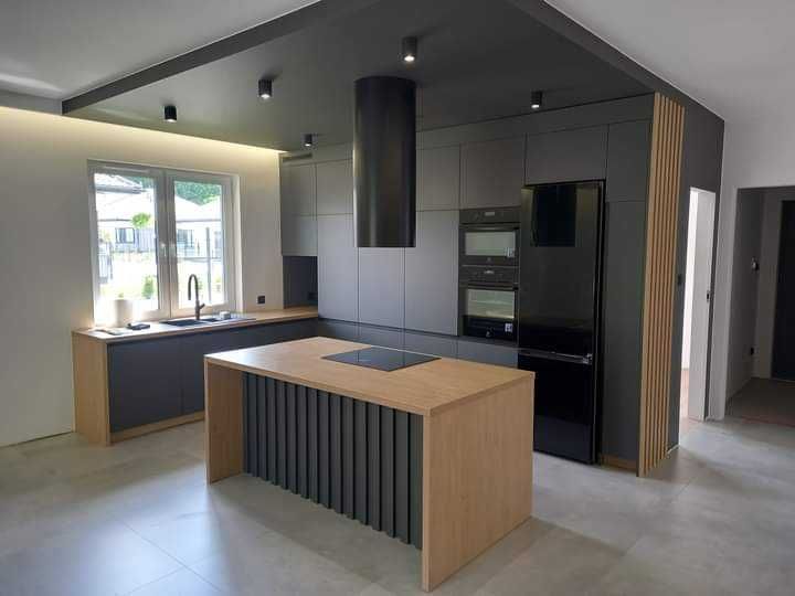 Składanie i Montaż mebli z paczek/Meble na wymiar