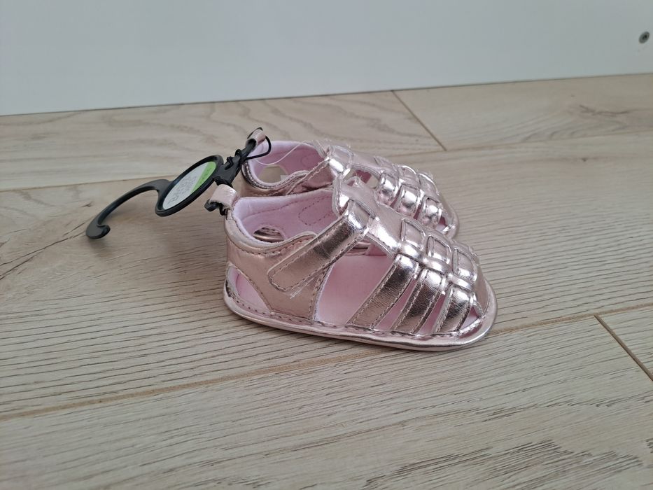 Nowe sandałki Matalan