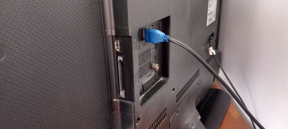 TV Samsung preta.