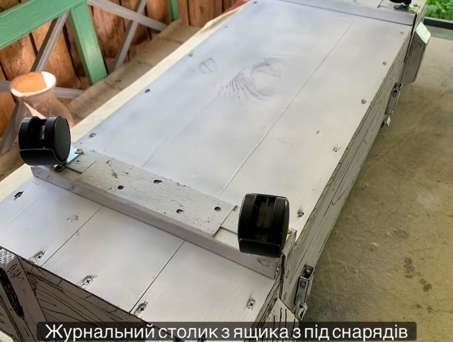 Ексклюзивний журнальний столик / скриня в стилі Pop-Art (Borderlands) з військового ящика 120 мм