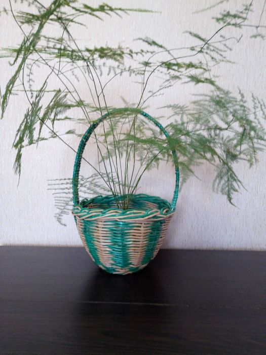 Кошик з паперової лози