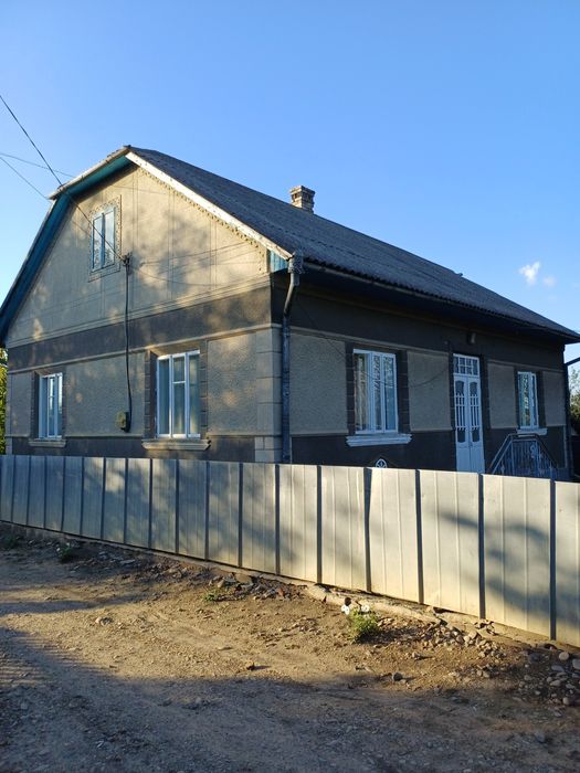 М.Новоселиця. с. Зелений Гай. Продається будинок.