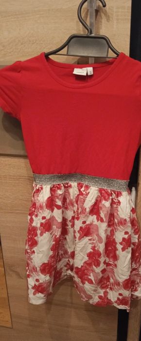 Śliczna sukienka rozm. 128