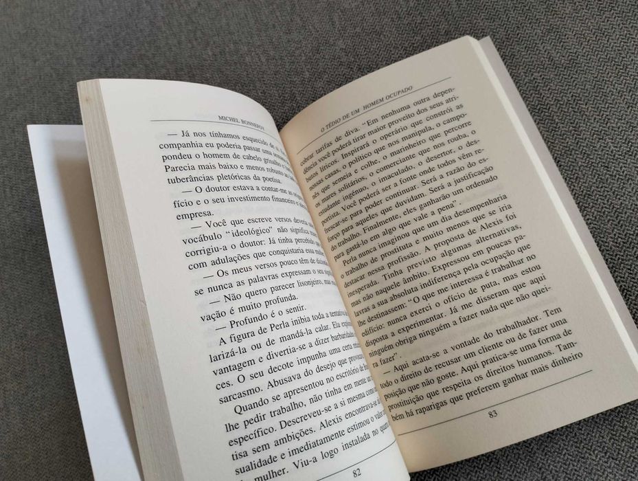 Livro "O tédio de um homem ocupado" de Michel Bonnefoy