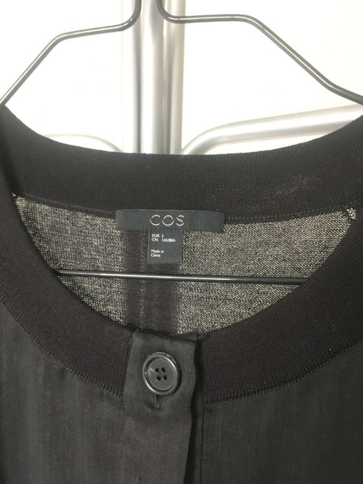 Blusa / Casaco preto de manga curta