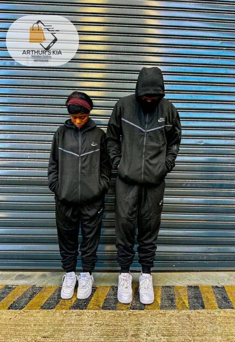 Disponível Fatos. Adidas e Nike