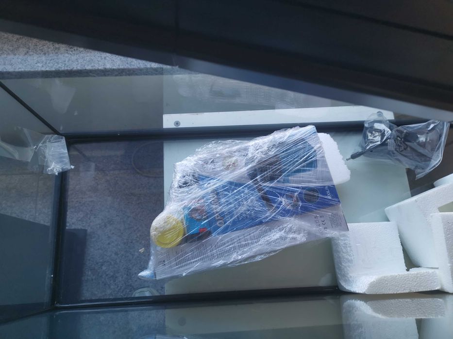 Aquários, tartarugueira e terrario