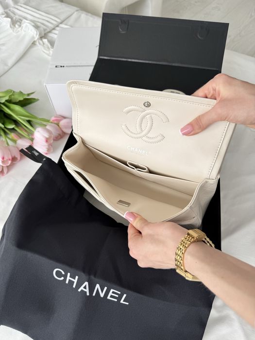 Сумка Chanel Beige бежева | фурнітура срібна, біле/звичайне золото