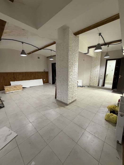 Оренда без комісіі, Чорновола, центр під кафе-кондитерську є витяжка