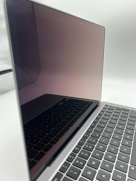 Apple Macbook Air | M1 | 8GB | 256GB | liczba cykli 83
