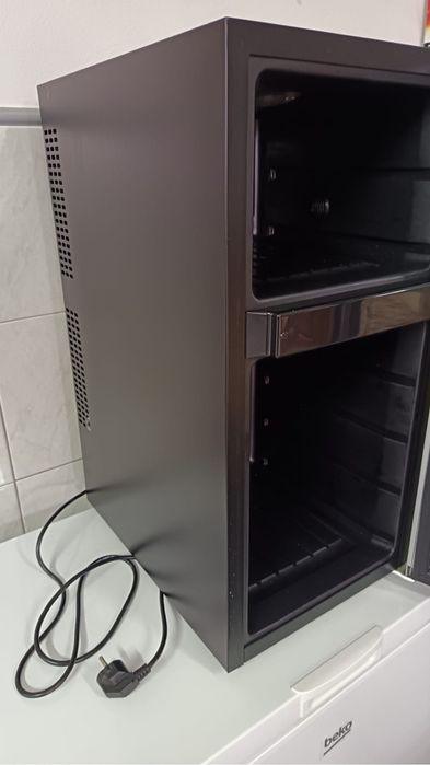 Mini bar como novo