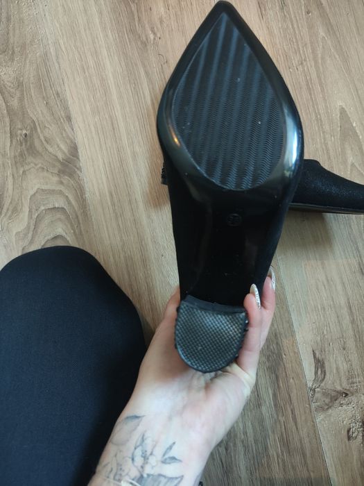 Czółenka na słupku