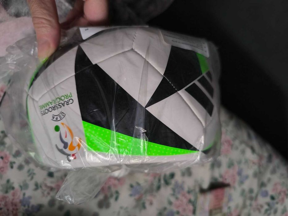 Мяч футбольний Adidas