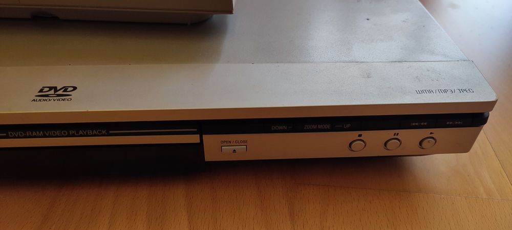 Leitor DVD-S35 (com comando) | Funciona