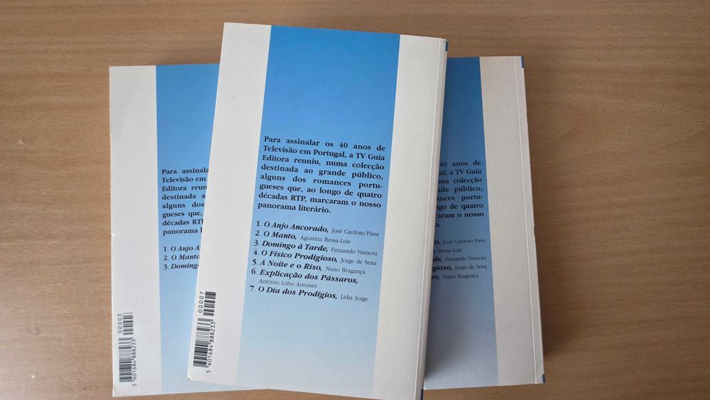 3 livros da coleção 40 Anos da RTP