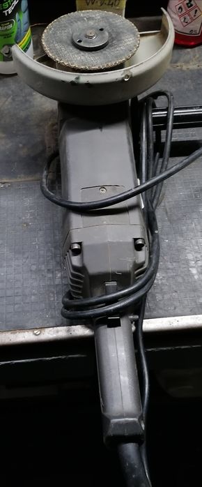Rebarbadora Black Decker 178mm 2000W