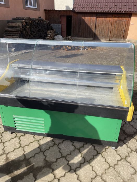 Холодильник вітрина