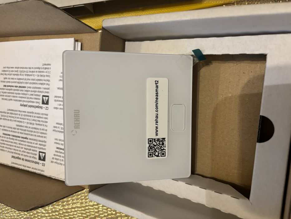 Rehau Regulator ,termostat pokojowy NEA SMART 2.0