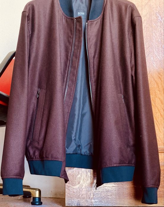 Casaco Boss bordeux em lã fina